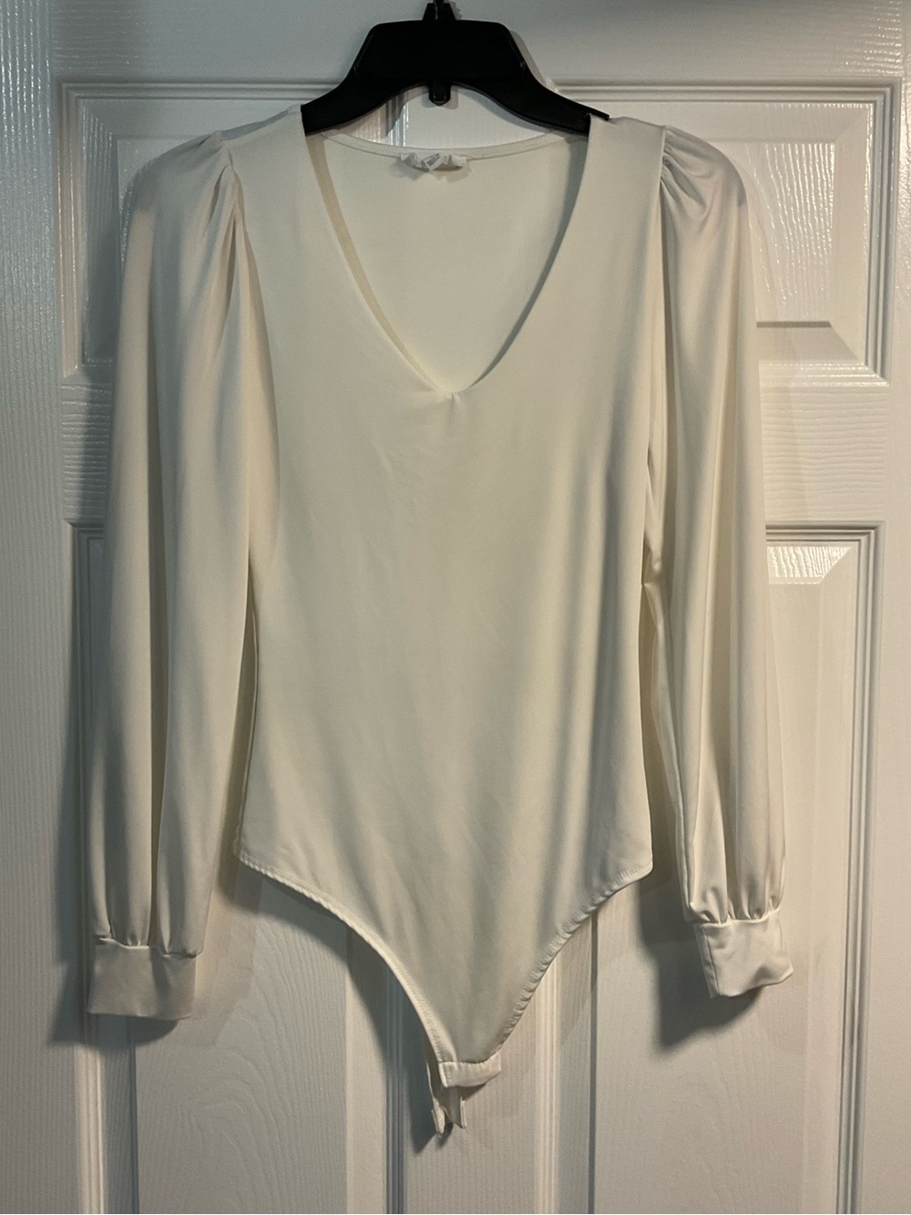 Women's white Cream Long-Sleeve V-Neck Bodysuit small